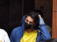 Mumbai Rave Party: 'कोर्ट रुममध्ये अशील कमी आणि वकील जास्त झालेत', आर्यन खानच्या सुनावणीवेळी न्यायाधीशांचा मिश्किल टोला - Marathi News | Mumbai Rave Party Aryan Khan hearing judge says clients are less advocates are more | Latest crime Photos at Lokmat.com