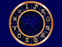 Kojagiri Purnima 2021 : आज कोजागरी पौर्णिमेला 'या' चार राशींवर बरसणार शरदाचं चांदणं; कोण आहेत ते भाग्यवान? - Marathi News | Kojagiri Purnima 2021: Autumn moon will rain on 'these' four zodiac signs on Kojagiri Purnima today; Who are the lucky ones? | Latest bhakti Photos at Lokmat.com