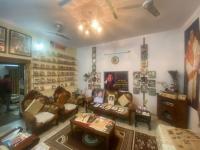 आज संपूर्ण जग रडतंय! लता मंगेशकरांच्या आठवणींचा संग्रह जपणाऱ्या चाहत्याला अश्रू अनावर - Marathi News | World is crying today Curator of Lata Mangeshkar museum for past 35 years mourns singers demise | Latest national Photos at Lokmat.com