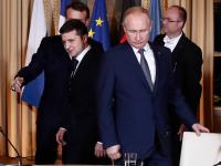 Russia vs Ukraine War: पुतीन फ्लॉवर समजले; 'ते' फायर निघाले! रशियाची जय्यत तयारी; पण 'ती' ५ मिनिटं पडली भारी - Marathi News | Russia vs Ukraine War ukraine president volodymyr zelenskyy tears put russia back foot financially | Latest international Photos at Lokmat.com