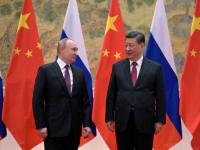 Russia vs Ukraine War: चीननं रशियाला दिला दगा? सैन्याच्या 'त्या' ६४ किमी ताफ्याची काय अवस्था झाली बघा - Marathi News | Russia vs Ukraine War How Cheap Chinese Tires Stopped 40 Mile Long Russian Military Convoy In Ukraine | Latest international Photos at Lokmat.com