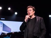 कोणते शेअर खरेदी करायचे? कधी विकायचे? गुंतवणूकदारांना मस्ककडून मोलाचे सल्ले - Marathi News | elon musk advice to share market investors when to buy and sell stocks panic alert | Latest business Photos at Lokmat.com