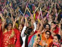गरबावर GST? गुजरातमध्ये हंगामा, नागरिकांचा कडाडून विरोध; नेमकं प्रकरण काय? वाचा... - Marathi News | gst on garba ignites protests in gujarat state government will impose on commercial entry passes | Latest national Photos at Lokmat.com