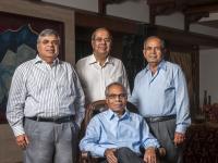 Hinduja family feud: १०८ वर्षांची परंपरा असलेल्या हिंदुजा ग्रूपमध्ये फूट! ३८ देशांमध्ये बिझनेस; १५०,००० हून अधिक कर्मचारी - Marathi News | 108 Year Old Hinduja Group To Split This Month | Latest business Photos at Lokmat.com