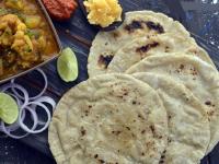 Health Tips: वजन होणार कमी, भाकरी देते हमी; विशेषतः हिवाळ्यात भाकरीचा करा आहारात समावेश! - Marathi News | Health Tips: Eat Bhakri, Weight loss guaranteed; Include desi bread in your diet especially in winter! | Latest health Photos at Lokmat.com