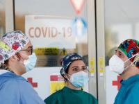 CoronaVirus New Strain: ब्रिटन, ब्राझीलनंतर आता न्यूयॉर्कमध्ये कोरोनाचा नवा प्रकार; अधिक तीव्र आणि घातक असल्याचा दावा - Marathi News | know everything about new coronavirus strain found in new york city | Latest international Photos at Lokmat.com