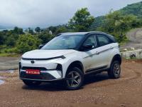 झालं... टाटाने नवी नेक्सॉन ईव्ही एवढ्या कमी किंमतीत लाँच केली; हायटेक फिचर्स पाहून भलेभले गार होतील... - Marathi News | It happened... Tata launched the new Nexon EV at such a low price; Looking at the hi-tech features will make you feel expensive | Latest auto Photos at Lokmat.com