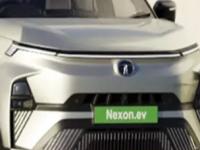 Tata Nexon EV खरेदी करायची आहे? किती करावं लागेल डाऊनपेमेंट, पाहा EMI चं संपूर्ण गणित - Marathi News | Want to buy Tata Nexon EV How much down payment will you need see the complete EMI calculation | Latest business News at Lokmat.com