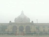 उत्तर भारतावर धुक्याची चादर - Marathi News | Fog sheet on North India | Latest national Photos at Lokmat.com