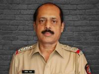 Sachin Vaze: वाझेंना नेमकं काय करायचं होतं? घरात ६२ जिवंत काडतुसं; विभागातून मिळालेली २५ काडतुसं गायब - Marathi News | Nia While Searching sachin Waze House Found Sixty Two Live Bullets | Latest mumbai Photos at Lokmat.com