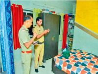 Video: आमदार नीलेश राणेंनी केलं 'स्टिंग ऑपरेशन'; भाजपा पदाधिकाऱ्याच्या घरात पैशांची बॅग - Marathi News | Video: Eknath Shinde Shiv sena MLA Nilesh Rane conducted a 'sting operation'; Bag of money found in BJP office bearer house at Sindhudurg | Latest sindhudurga News at Lokmat.com