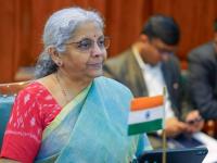 संपूर्ण भारताचा हिशेब ठेवणाऱ्या अर्थमंत्री निर्मला सितारामन यांची संपत्ती किती? - Marathi News | How much is the wealth networth of Finance Minister Nirmala Sitharaman who keeps the accounts of the entire India read details | Latest business Photos at Lokmat.com