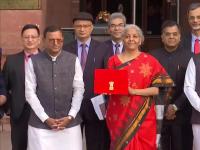 लाल साडी अन् लाल बहीखाता.... अर्थमंत्री Nirmala Sitharaman यांच्या बजेटचे ५ अंदाज - Marathi News | Red sari red ledger 5 estimates of Finance Minister Nirmala Sitharaman budget | Latest business Photos at Lokmat.com