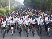 अवघं शहर... आलं सायकलवर... - Marathi News | The city is ... | Latest kolhapur Photos at Lokmat.com