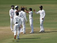 India vs England, 1st Test Day 5 : थर्ड अम्पायरची बारीक नजर अन् टीम इंडियाच्या नावे नकोसा विक्रम! - Marathi News | IND vs ENG, 1st Test : Indian bowlers bowled 27 no ball in this test, you know record of most no ball in test? | Latest cricket Photos at Lokmat.com