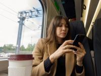 ट्रेनमध्ये प्रवास करताना नेटवर्क का जाते? इंटरनेट का होते स्लो? जाणून घ्या 'या' समस्येवरचा उपाय - Marathi News | Why does the network go down while traveling in a train? Why does the internet become slow? Know the solution to this problem | Latest tech News at Lokmat.com