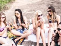 इथे पुरूषांना प्रवेश नाही! एक असं गाव जिथे राहतात केवळ सुंदर महिला...पण पुरूषांसाठी खास नियम... - Marathi News | Village of women in Brazil on covid times where men not allowed api | Latest jarahatke Photos at Lokmat.com