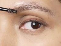 दाट भुवयांसाठी ५०० रुपयांची आयब्रो पेन्सिल नको! 'या' पद्धतीने भुवयांना लावा तेल- देसी उपाय, भुवयांचे सौंदर्य राहिल कायम - Marathi News | how to get thick eyebrows naturally at Home best oil for eyebrow growth without makeup desi remedy for natural eyebrow enhancement how to apply oil for eyebrow growth correctly | Latest sakhi Photos at Lokmat.com