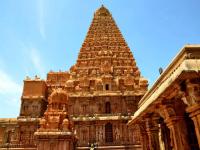 जगातलं सगळ्यात मोठं रहस्यमय मंदिर माहीत आहे का? बघा कुठे आणि कसं आहे - Marathi News | Know the secret of largest temple in the world in tamilnadu Myb | Latest travel Photos at Lokmat.com