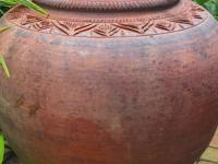 जुन्या झालेल्या माठातील पाणी प्यावे की नाही? ४ टिप्स, पचनाचे त्रास नको असतील तर.. - Marathi News | Should you drink old clay pot water or not 4 tips if you don't want digestive problems | Latest sakhi Photos at Lokmat.com