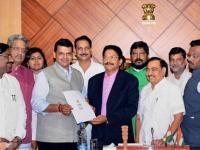 नगरसेवक ते मुख्यमंत्री देवेंद्र फडणवीस - Marathi News | Councilor and Chief Minister Devendra Fadnavis | Latest politics Photos at Lokmat.com