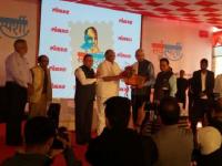 शरद पवारांचा लोकमत परीवाराकडून सत्कार - Marathi News | Sharad Pawar felicitated by Lokayat Parivar | Latest politics Photos at Lokmat.com