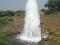 दुष्काळी सोलापूरात झाली पाण्याची अशी नासाडी