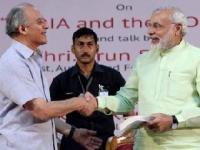 मोदी सरकार देशासाठी धोकादायक - अरूण शौरी