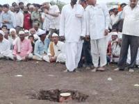 यावर्षी होणार चांगला पाऊस; भेंडवलच्या भविष्यवाणीतून शेतक-यांना दिलासा - Marathi News | Good rain this year; Remedies to farmers from Bhandwal's prediction | Latest maharashtra Photos at Lokmat.com