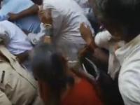 पंढरपूरात दर्शनासाठी उभ्या असलेल्या रांगेत चेंगराचेंगरी