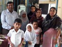 ‘मुख्य कार्यकारी अधिकारी’ दिलीप पांढरपट्टे बनले ‘शिक्षक’, उर्दूत दिली शिकवणी - Marathi News | 'Chief Executive Officer' Dilip became a white paper teacher, Urdu writer and teacher | Latest maharashtra Photos at Lokmat.com