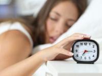 झोपण्याआधी या 8 गोष्टी करणं टाळा - Marathi News | Avoid doing these 8 things before sleeping | Latest national Photos at Lokmat.com