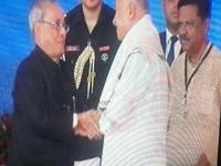 शरद पवार यांच्याकडून खूप काही शिकायला मिळाले - सुशीलकुमार शिंदे - Marathi News | Sharad Pawar learned a lot from him - Sushilkumar Shinde | Latest maharashtra Photos at Lokmat.com