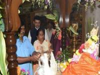 VIDEO- मुख्यमंत्र्यांच्या घरी पूजा करणारा वाँटेड आरोपी