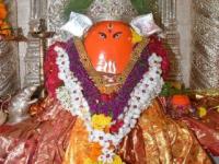 विघ्नहर्ता चिंतामणीच्या दर्शनासाठी हजारो भाविकांची हजेरी - Marathi News | Hundreds of thousands of devotees attend the meeting of Vindhaharta Chintamani | Latest maharashtra Photos at Lokmat.com