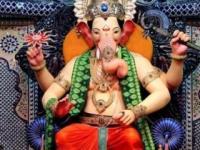 VIDEO : 'लालबाग राजा'च्या चरणी जमा झालेल्या सुवर्णालंकार, बाईक्सचा आजपासून लिलाव