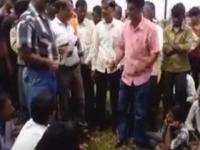 VIDEO : वीज वितरणच्या विरोधात ग्रामस्थांचा रास्ता रोको