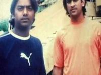 धोनीला हेलिकॉप्टर शॉट शिकवणा-या 'त्या' मित्राची भावनिक कहाणी - Marathi News | Emotional story of 'that' friend who taught him a helicopter shot | Latest other-sports Photos at Lokmat.com