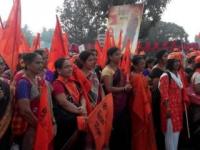 आरक्षण द्या नाही तर मराठा पुन्हा इतिहास घडवेल, रणरागिणींचा एल्गार - Marathi News | If Maratha does not give reservation, then the Maratha will make history again, Ranaragini's Elgar | Latest maharashtra Photos at Lokmat.com