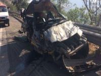 मुंबई-पुणे एक्सप्रेस वे वर चार गाडयांचा भीषण अपघात - Marathi News | Four Accidents on the Mumbai-Pune expressway | Latest maharashtra Photos at Lokmat.com