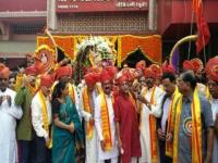 अपूर्व उत्साहात डोंबिवलीत ग्रंथदिंडीला सुरूवात - Marathi News | The beginning of Dombivliya Glandadmin with unprecedented enthusiasm | Latest maharashtra Photos at Lokmat.com