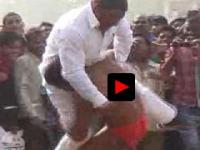 ....आणि पहिलवानाने खासदाराला लोळवलं - Marathi News | .... and the wrestler loses the MP | Latest national Photos at Lokmat.com