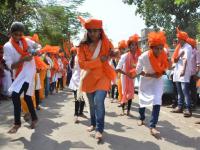 ढोल ताशाच्या गजरात नववर्षाचे जोरदार स्वागत - Marathi News | New Year's enthusiasm welcomed in droves | Latest maharashtra Photos at Lokmat.com
