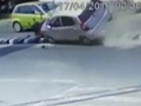 VIDEO- धक्कादायक ! बेदरकार कार चालकाच्या धडकेत 2 जणांचा मृत्यू