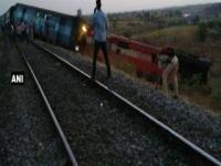 औरंगाबाद-हैदराबाद पॅसेंजरचे घसरले डबे - Marathi News | Aurangabad-Hyderabad Passenger Depressed Coaches | Latest national Photos at Lokmat.com