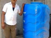 VIDEO : तहानलेल्या कुटुंबीयांना पाणी देणारा ‘संजय’