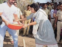महाराष्ट्रदिनी पाण्यासाठी श्रमदान करा - आमिर खानचं आवाहन