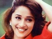 माधुरी दीक्षित: तिच्याकडून शिकाव्यात अशा 5 प्रोफेशनल गोष्टी - Marathi News | Madhuri Dixit: 5 professional things to learn from her | Latest fashion Photos at Lokmat.com