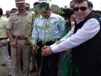 "शेतकरी आधार केंद्र" शेतक-यांना देईल दिलासा - राजेंद्र दर्डा - Marathi News | "Farmer Support Center" to give relief to farmers - Rajendra Darda | Latest maharashtra Photos at Lokmat.com