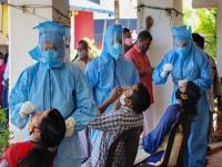Coronavirus: Omicron रुग्ण २४ तासांतच बनतो कोरोना स्प्रेडर; समोर आलं महत्त्वाचं कारण... - Marathi News | Coronavirus: Omicron patient Starts Spreading Infection within 24 hours; know about reason | Latest health Photos at Lokmat.com